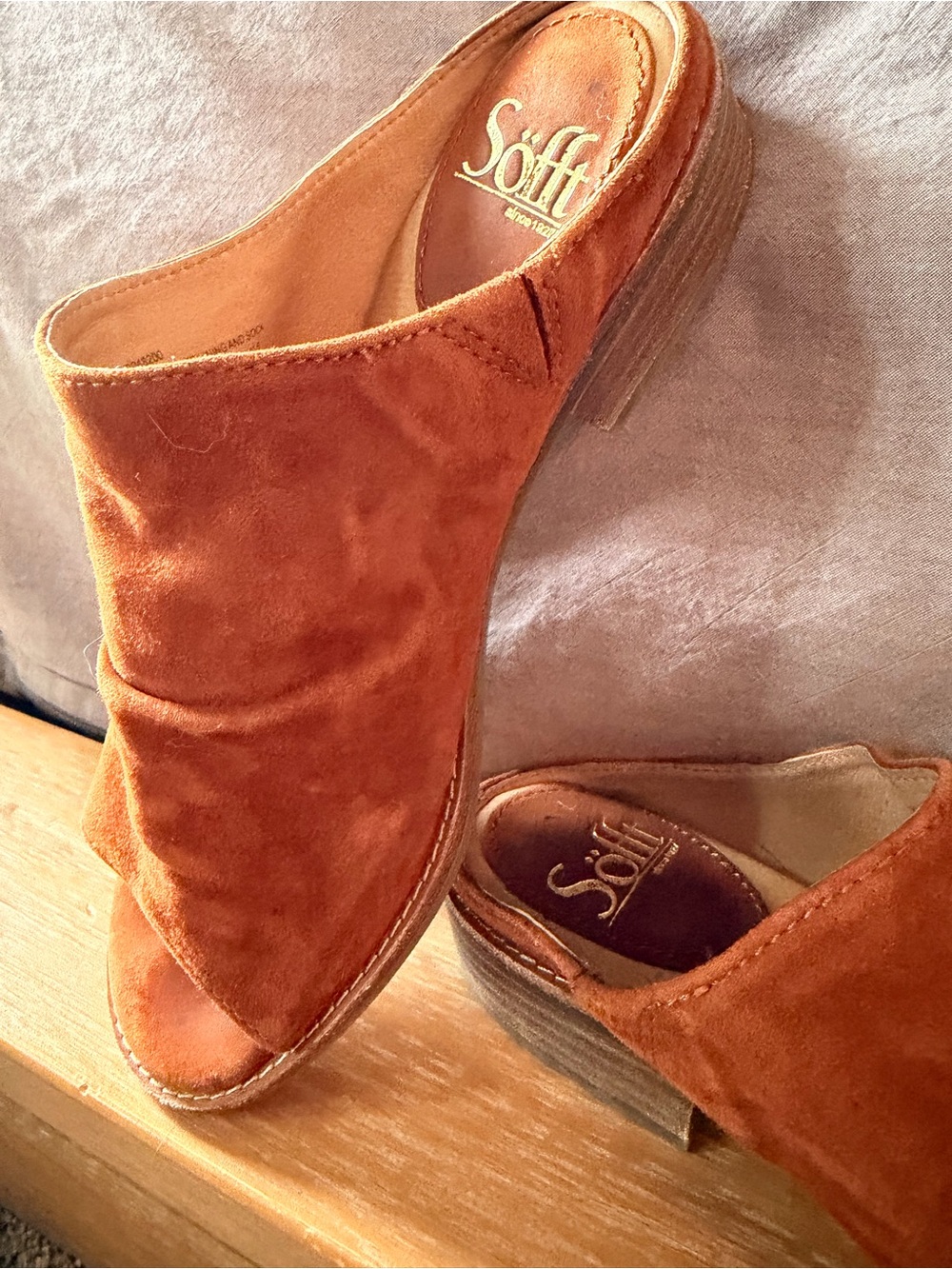 Sofft Women's Rust Suede Slip-On Mules